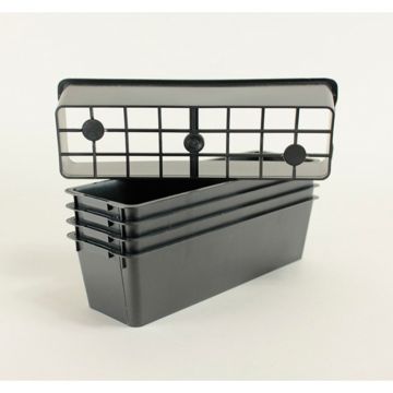 Musta tarjotin 3 ruukulle, koko 8 x 8 x 7 cm – myydään 5 kappaleen pakkauksissa.