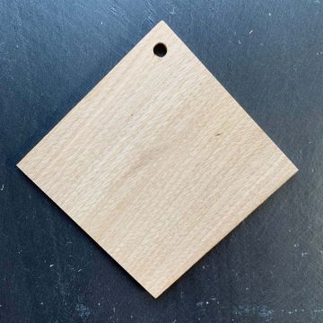 Kastanjoiden timantinmuotoinen 9,5 x 9,5 cm roikkuva nimilappu
