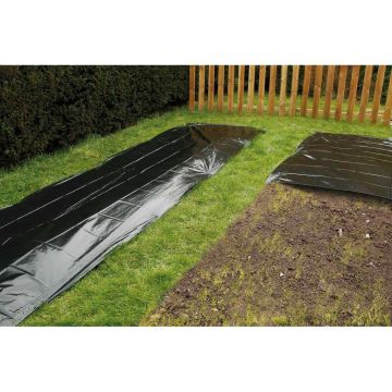 Musta talvisuojapeite puhtaalle maalle 1,2 x 5 m